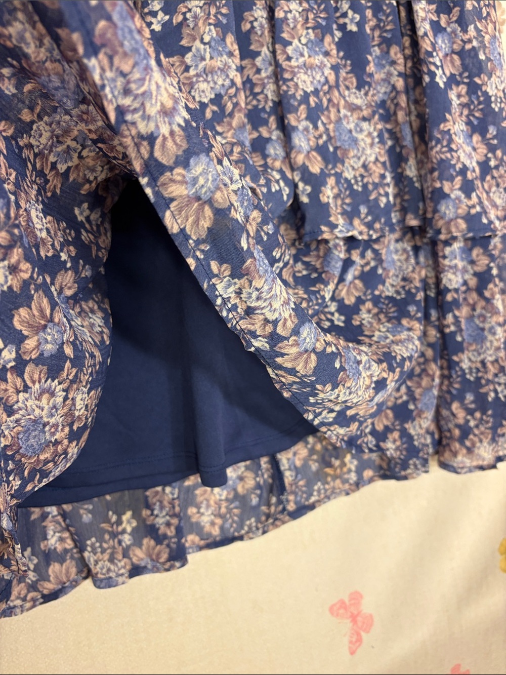 Francesca's Collections - Navy Floral Tiered Mini Dress with Puff Sleeves - Picture 7 of 12